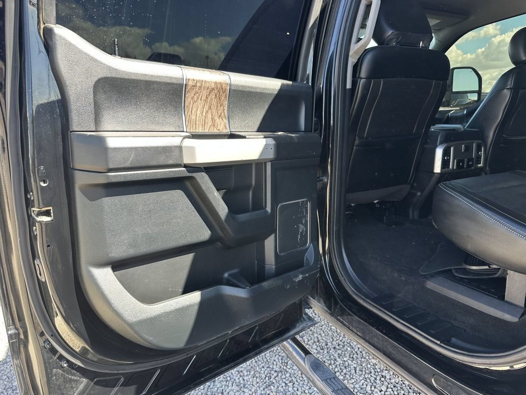 Used 2018 Ford F250 Lariat w/ Lariat Value Package AWD/4WD image 28