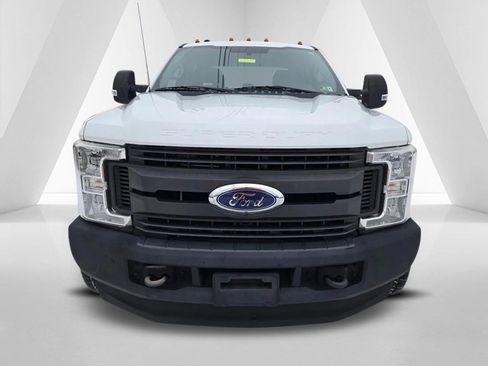 Used 2018 Ford F250 XL w/ Power Equipment Group image 2