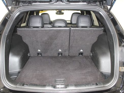 Used 2024 Jeep Compass Trailhawk image 16