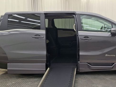 Used 2026 Honda Odyssey EX-L image 6