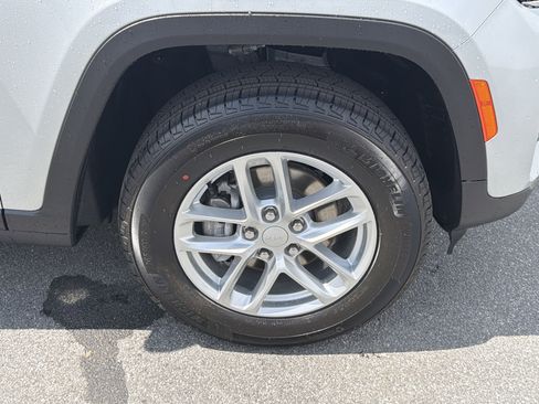 New 2026 Jeep Grand Cherokee Laredo image 14