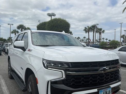 Used 2021 Chevrolet Tahoe Z71 w/ Z71 Signature Package AWD/4WD image 3
