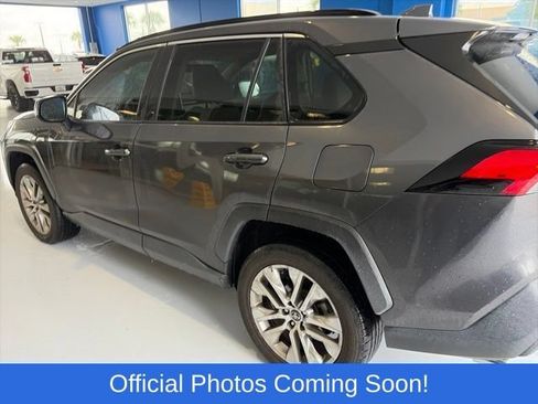 Used 2021 Toyota RAV4 XLE Premium FWD image 3