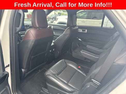 Used 2024 Ford Explorer Platinum w/ Technology Package AWD/4WD image 16