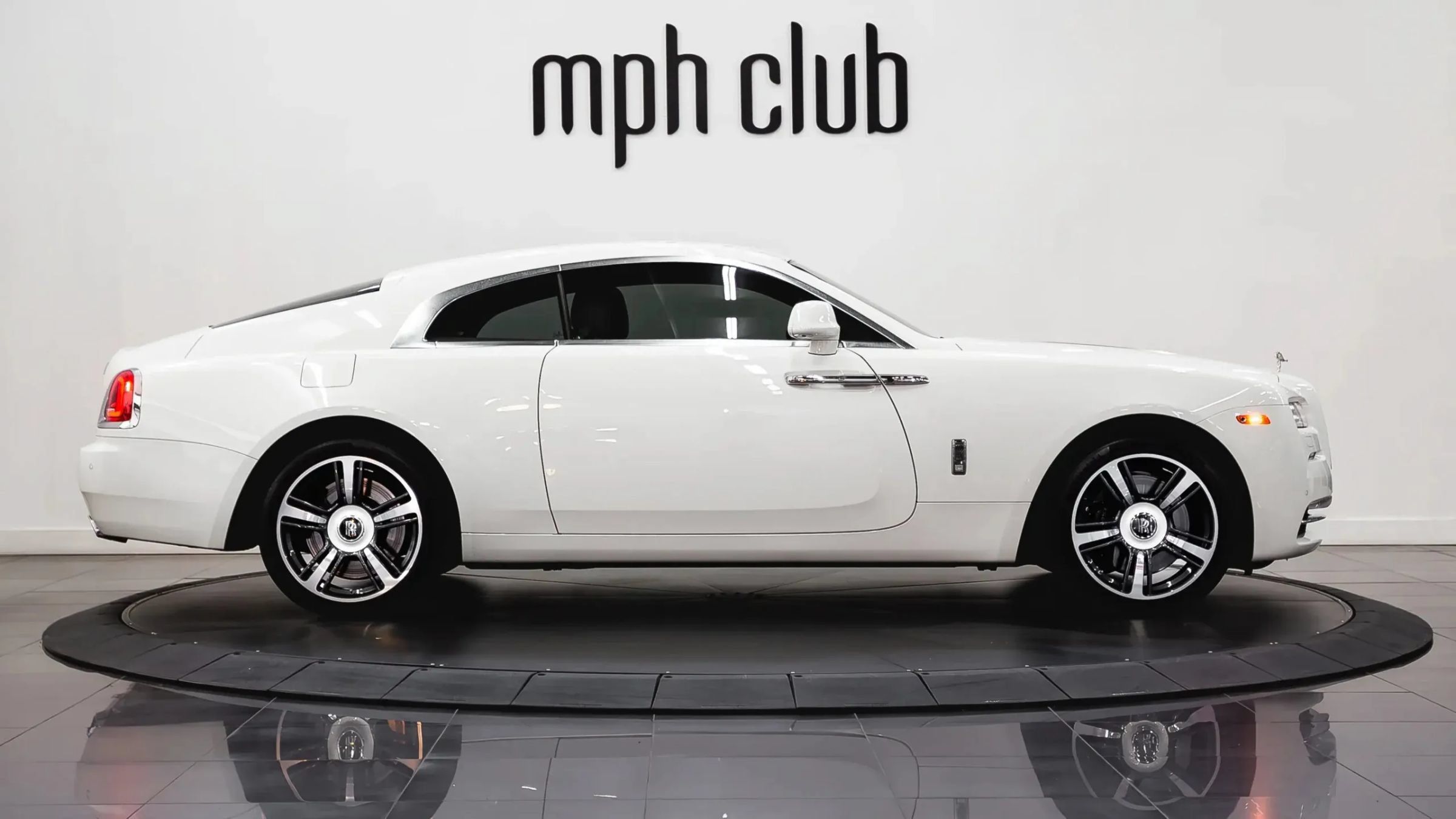 Used 2015 Rolls-Royce Wraith RWD image 7