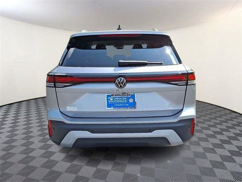 New 2025 Volkswagen Tiguan SE image 5
