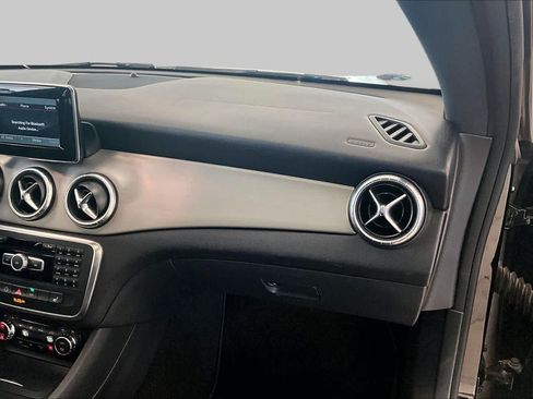 Used 2014 Mercedes-Benz CLA 250 image 16