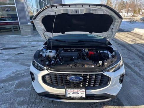 Used 2023 Ford Escape Platinum w/ Premium Technology Package image 10