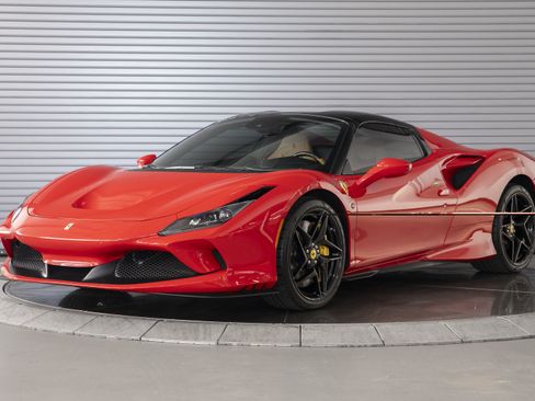 Used 2021 Ferrari F8 Tributo RWD image 9