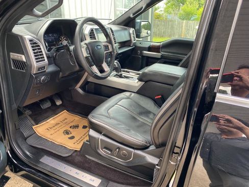 Used 2016 Ford F150 Platinum w/ Equipment Group 701A Luxury AWD/4WD image 13