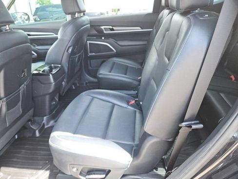 Used 2022 Kia Telluride S FWD image 9