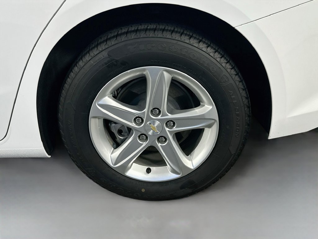 Used 2023 Chevrolet Malibu LS w/ Driver Confidence Package FWD image 32