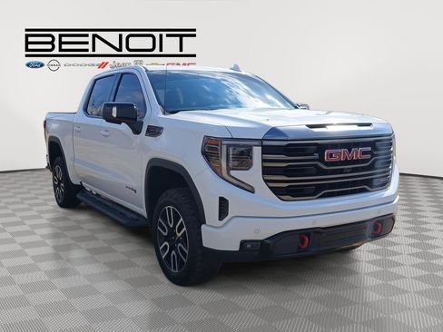 Used 2023 GMC Sierra 1500 AT4 w/ AT4 Premium Package image 3