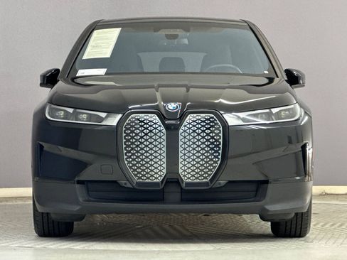 Used 2023 BMW iX xDrive50 w/ Premium Package image 5