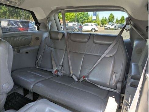 Used 2005 Toyota Sienna XLE Limited FWD image 71