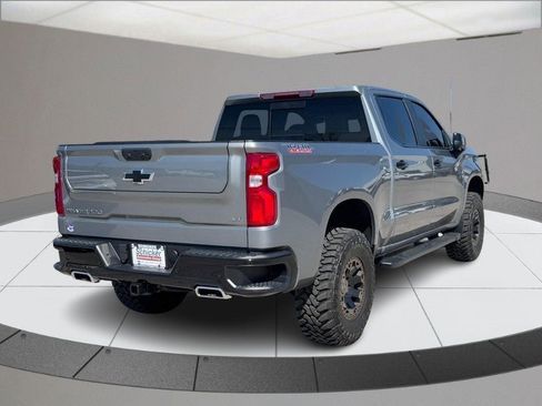Used 2025 Chevrolet Silverado 1500 LT Trail Boss w/ Convenience Package II image 3