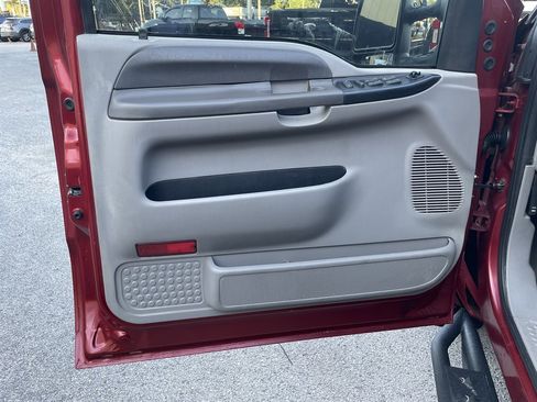 Used 2001 Ford F350 XLT image 28