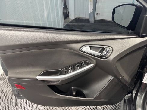 Used 2017 Ford Focus ST w/ Equipment Group 401A image 8