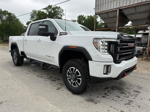 Used 2022 GMC Sierra 2500 AT4 w/ AT4 Preferred Package AWD/4WD image 9