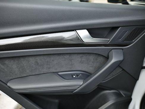 Used 2024 Audi SQ5 Premium Plus w/ Premium Plus Package image 23