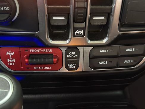 Used 2022 Jeep Wrangler Unlimited Rubicon w/ Trailer Tow Package AWD/4WD image 19