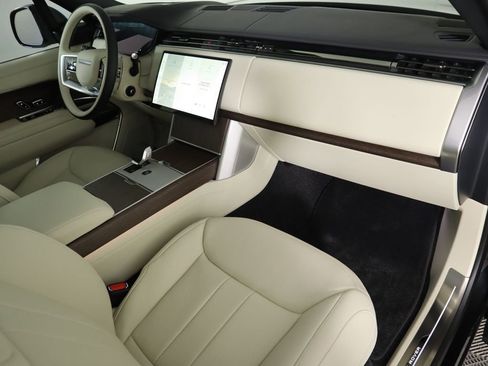New 2026 Land Rover Range Rover Long Wheelbase SE image 19