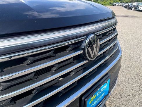Used 2024 Volkswagen Atlas SE AWD/4WD image 30