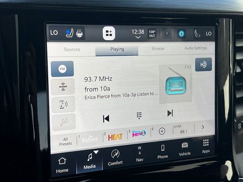 Used 2024 RAM 1500 Laramie image 17