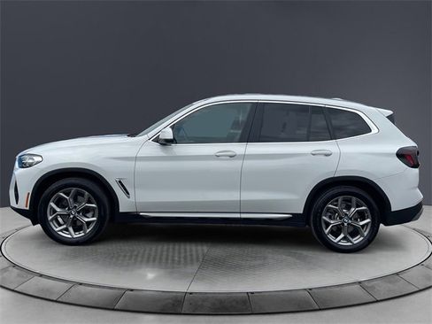Used 2022 BMW X3 xDrive30i w/ Convenience Package image 2