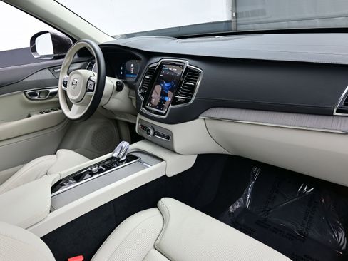 Used 2025 Volvo XC90 B6 Ultra w/ Protection Package image 16