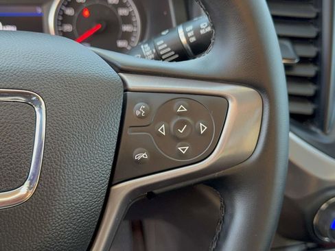 Used 2023 GMC Acadia AT4 image 18