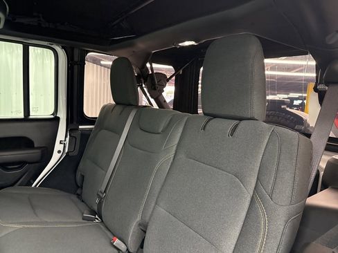 Used 2024 Jeep Wrangler Sport S image 11