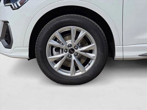 New 2025 Audi Q3 2.0T Premium image 9