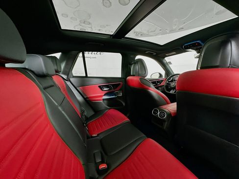 Used 2025 Mercedes-Benz GLC 300 4MATIC image 26