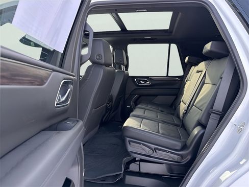 Used 2024 Chevrolet Tahoe Z71 w/ Luxury Package image 21