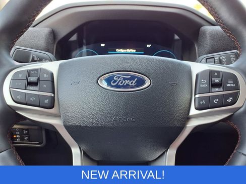 Used 2025 Ford Explorer Active w/ Active Comfort Package AWD/4WD image 15