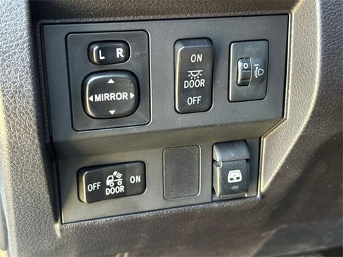 Used 2015 Toyota Tundra SR5 image 22