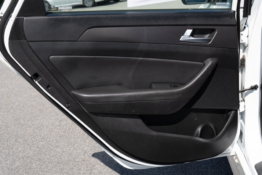 Used 2015 Hyundai Sonata Sport w/ Option Group 03 FWD image 11