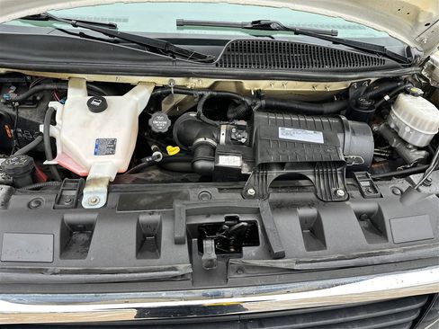 Used 2018 GMC Savana 2500 w/ Driver Convenience Package image 21