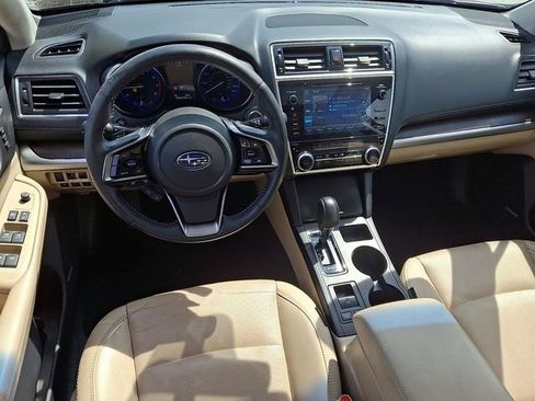 Used 2019 Subaru Outback 2.5i Limited AWD/4WD image 2