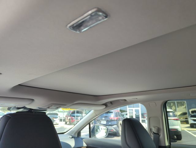Certified 2025 Nissan Murano SL AWD/4WD image 31