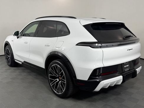 New 2026 Porsche Cayenne Electric AWD/4WD image 3