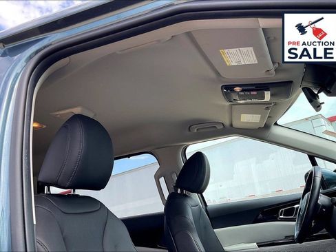 Used 2024 Kia Carnival EX FWD image 21