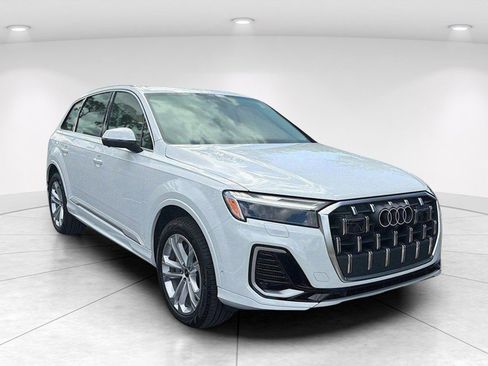 Used 2025 Audi Q7 3.0T Premium AWD/4WD image 2