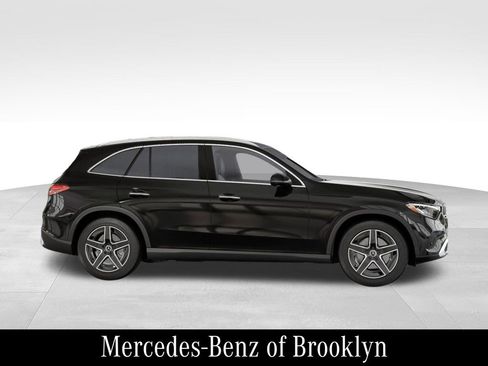 Used 2026 Mercedes-Benz GLC 300 4MATIC image 18