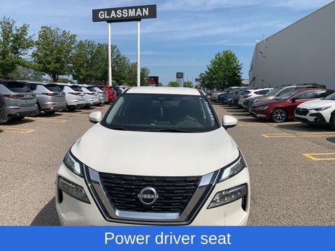 Used 2023 Nissan Rogue SV FWD image 2