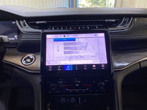 Used 2025 Jeep Grand Cherokee L Limited w/ Black Appearance Package image 42