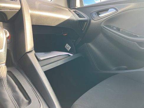 Used 2018 Ford Focus SE image 25