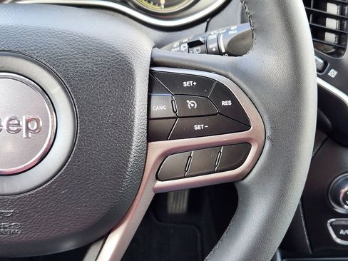 Used 2022 Jeep Cherokee Latitude Lux w/ Sun & Sound Group image 19