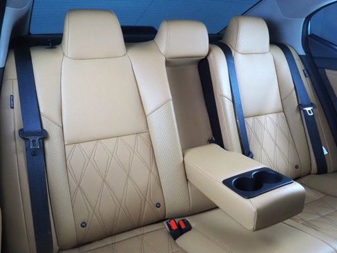 Used 2024 Nissan Sentra SV w/ SV Premium Package image 17